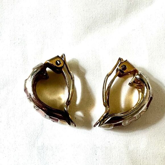 Gold tone and red clip on earrings - Picture 5 of 8